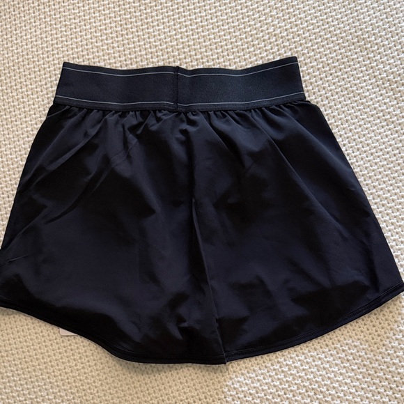 ALO Yoga Women's Dark Gray Skort - Picture 2 of 5